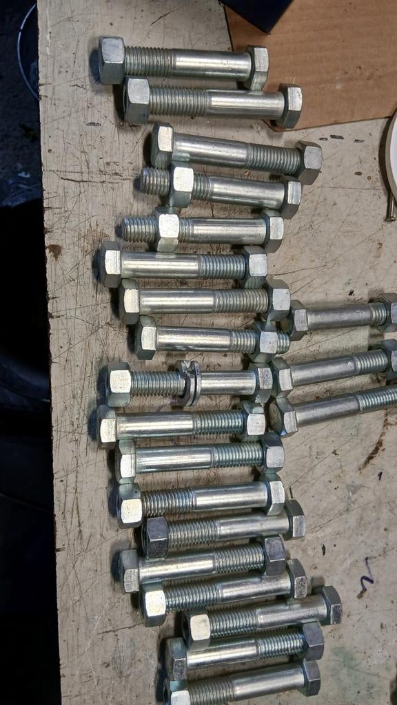 20x M18 x100  Bouten met Moer en Veerring, Ophalen of Verzenden, Gebruikt, 100 tot 250 mm, Bouten of Moeren