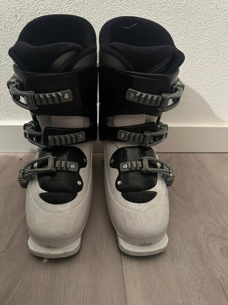 Kinderskischoen Salomon maat 22.0/22.5 zwart&wit, Sport en Fitness, Skiën en Langlaufen, Ophalen, Gebruikt, Schoenen, Salomon