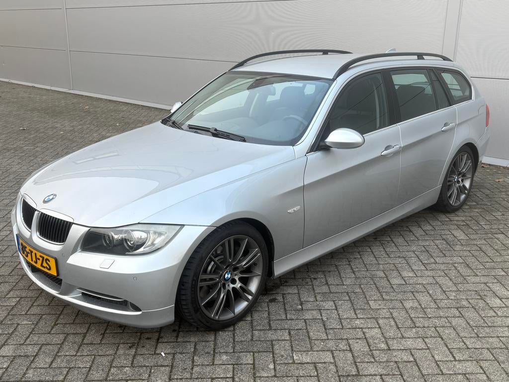 BMW 3 serie 3.0 l 335 handgeschakeld org nl, Auto's, BMW, Achterwielaandrijving, Zwart, Leder, Stationwagon