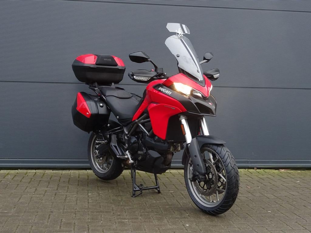 DUCATI MULTISTRADA 950 2017 rood desmo uitgevoerd kofferset