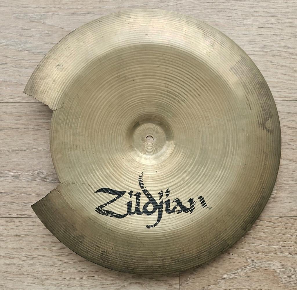 Zildjian K 17 inch bekken (beschadigd), Muziek en Instrumenten, Ophalen, Gebruikt, Drums of Percussie