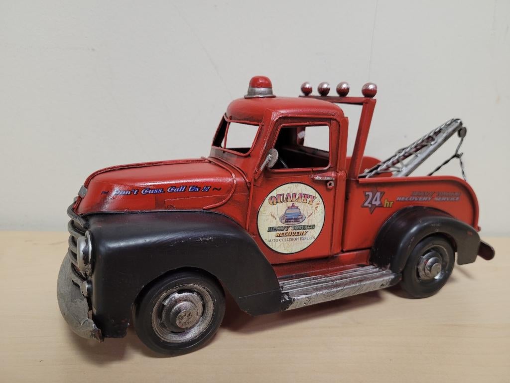 Sleepauto tackelwagen rood zwart miniatuur auto model blik