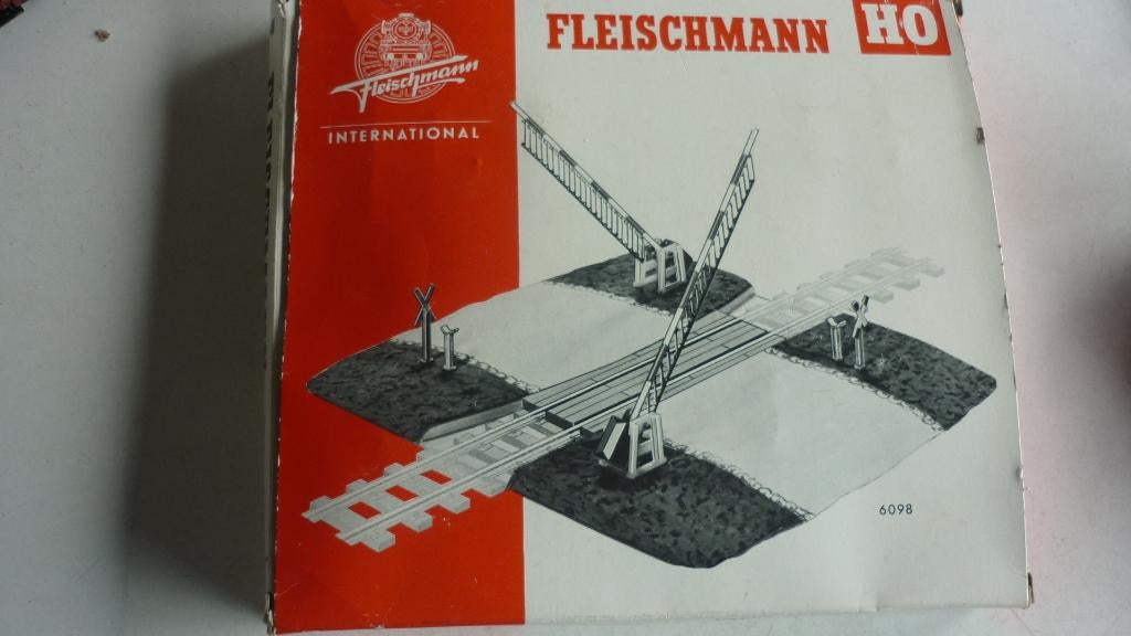 Fleischmann H0 6098 overweg in ovp, Hobby en Vrije tijd, Modeltreinen | H0, Gebruikt, Gelijkstroom, Fleischmann, Overige typen
