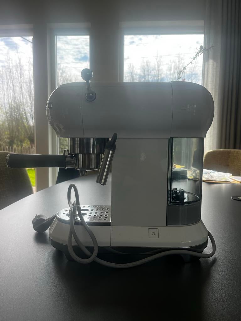 Smeg Espresso machine met Solis bonenmaler, Afneembaar waterreservoir, Gebruikt, Espresso apparaat, Koffiebonen
