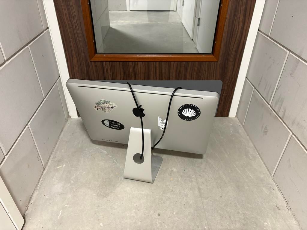 iMac (locked) - Ideaal voor onderdelen of reparatie, Minder dan 4 GB, IMac, Ophalen of Verzenden, Niet werkend