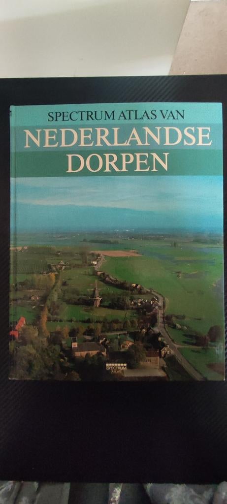 Spectrum Atlas van Nederlandse Dorpen – Groot fotoboek, Boeken, Natuur, Ophalen of Verzenden, Zo goed als nieuw