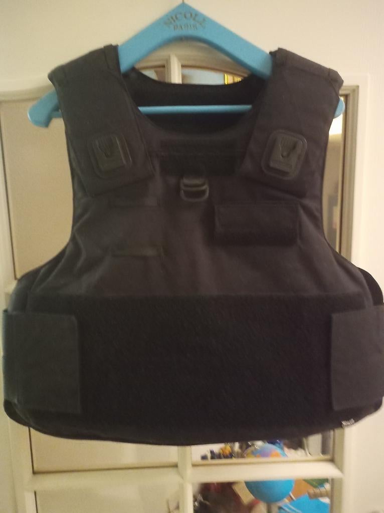 Kogelwerend vest lvl3a, Verzamelen, Ophalen of Verzenden, Overige soorten, Engeland, Embleem of Badge