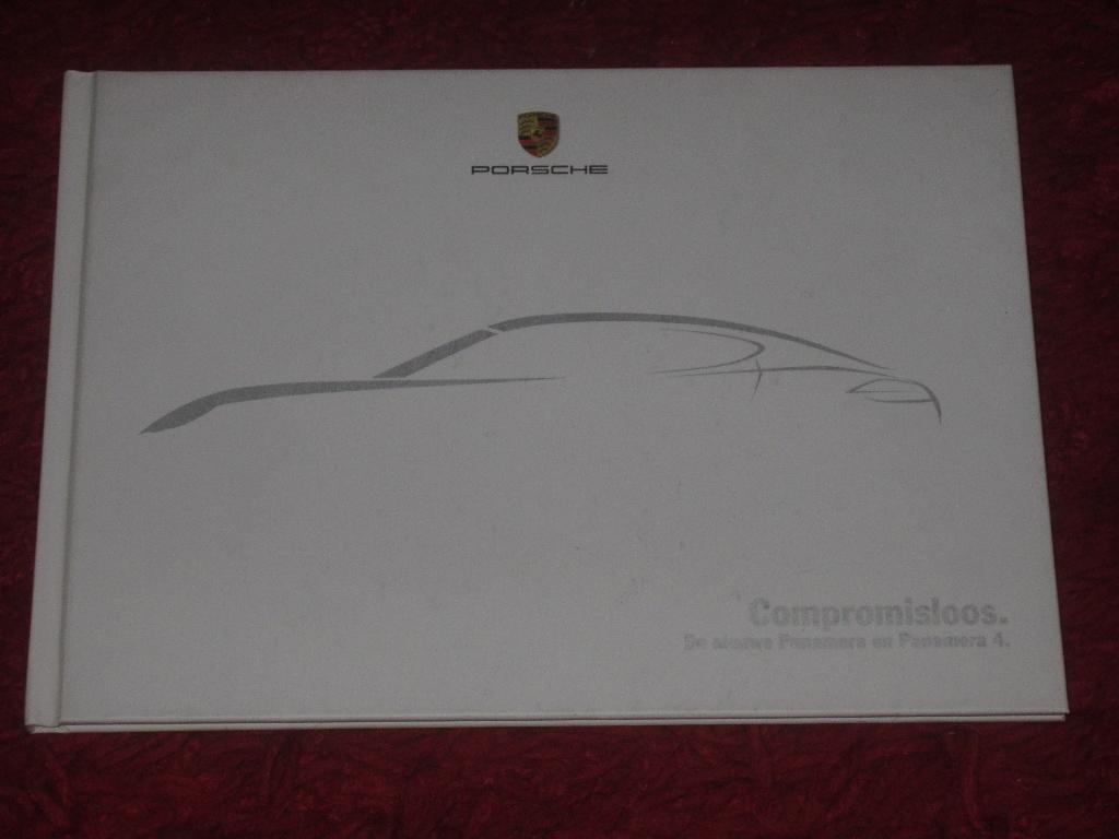 Porsche - Panamera en Panamera 4 - Compromisloos., Boeken, Ophalen of Verzenden, Zo goed als nieuw, Porsche