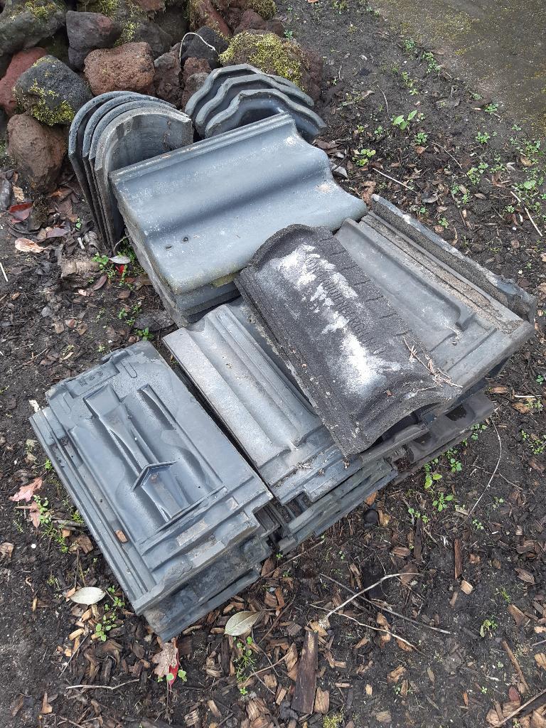 Restant oude dakpannen verschillend formaat, Tuin en Terras, Ophalen, Gebruikt