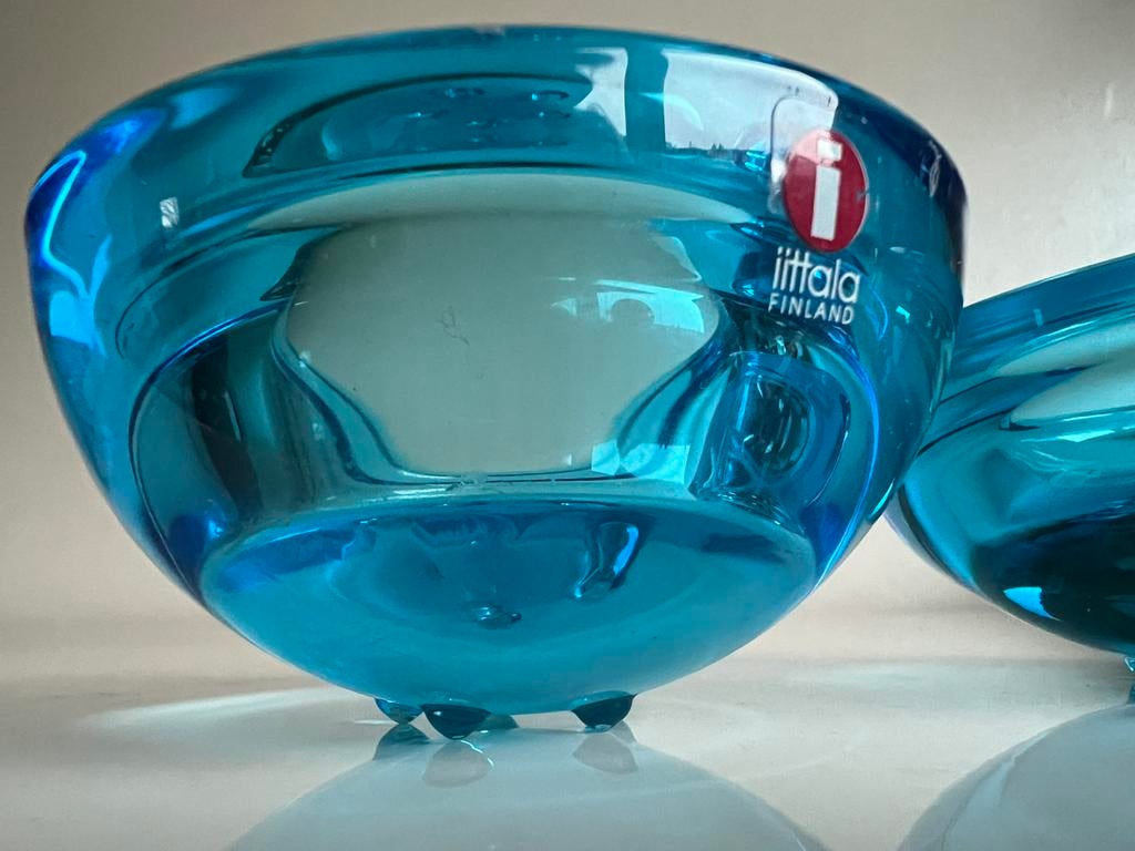2 Iittala Ballo Glas Turquoise Waxinehouder A. Hakatie, Ophalen of Verzenden, Zo goed als nieuw, Overige materialen, Minder dan 25 cm