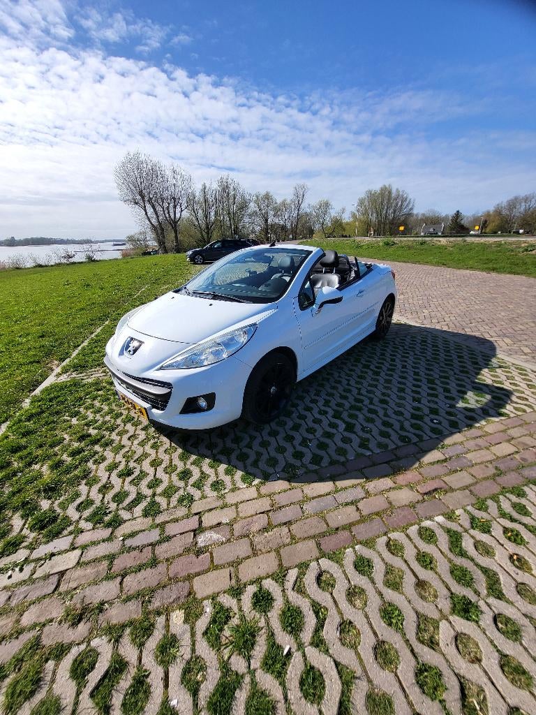 Peugeot 207 cc 1.6 VTI Noir & Blanc, Auto's, Peugeot, Voorwielaandrijving, Euro 5, 15 km/l, Zwart