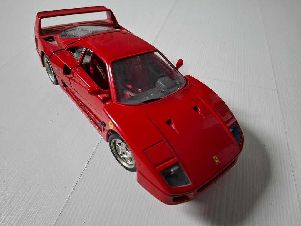 Ferrari F40 schaalmodel - Rood - Gedetailleerd, Ophalen of Verzenden, Gebruikt, Auto, Overige merken