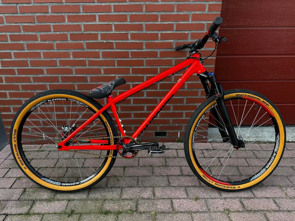 DMR dirtjumper 26” - Custom build, Ophalen, 24 inch of meer, Staal, Zo goed als nieuw