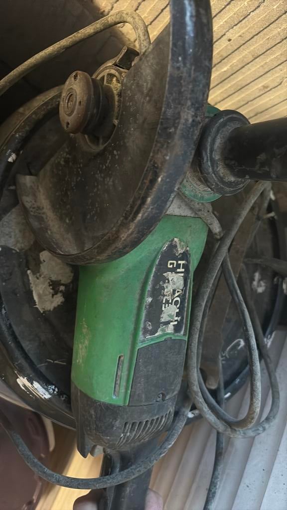 Slijptol hitachi., Doe-het-zelf en Verbouw, Gereedschap | Slijpmachines, Ophalen, Gebruikt, 1000 watt of meer, Haakse handslijpmachine