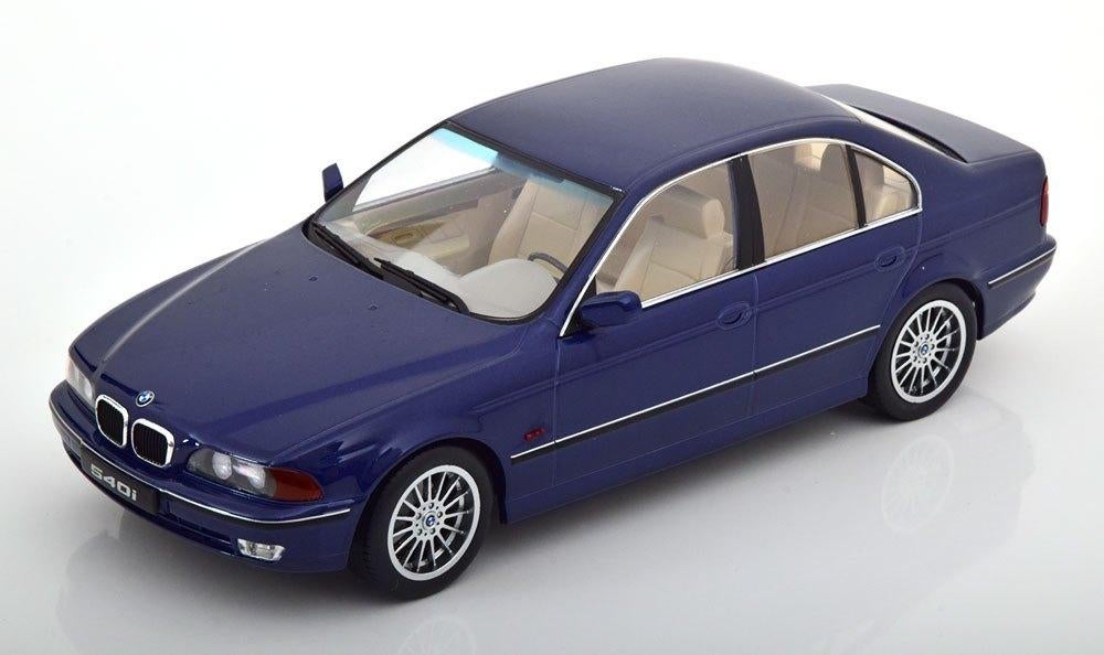 BMW 540i (E39) Limousine 1995 Blauw Metallic 1-18 KK-Scale (, Hobby en Vrije tijd, Modelauto's | 1:18, Overige merken, Tschuiten@hotmail.com