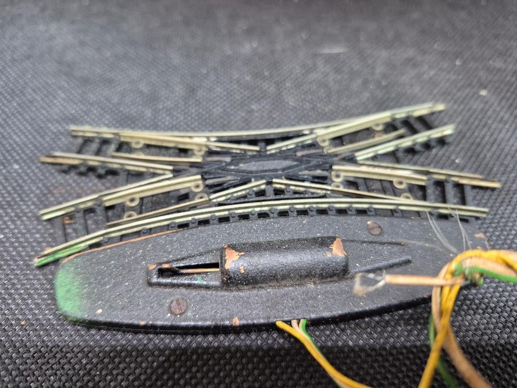 Minitrix 4968 - electrisch kruiswissel 104,2mm 30gr (16521), Gebruikt, Gelijkstroom, Trix, Rails