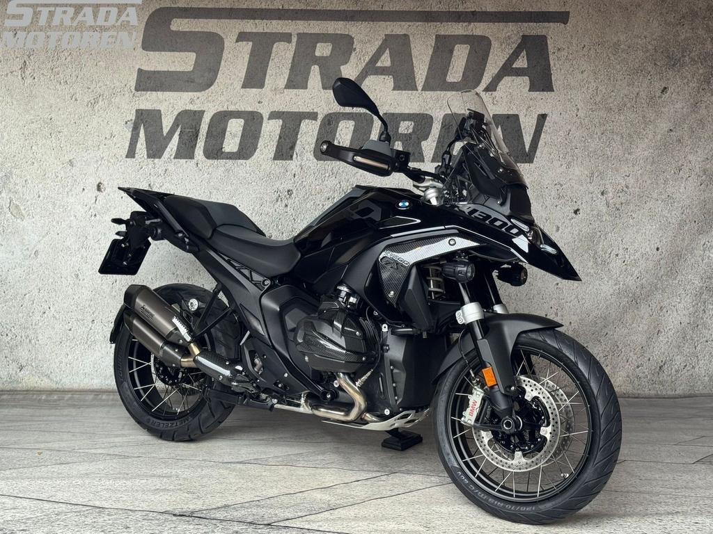BMW R 1300 GS TRIPLE BLACK (bj 2023) akrapovic