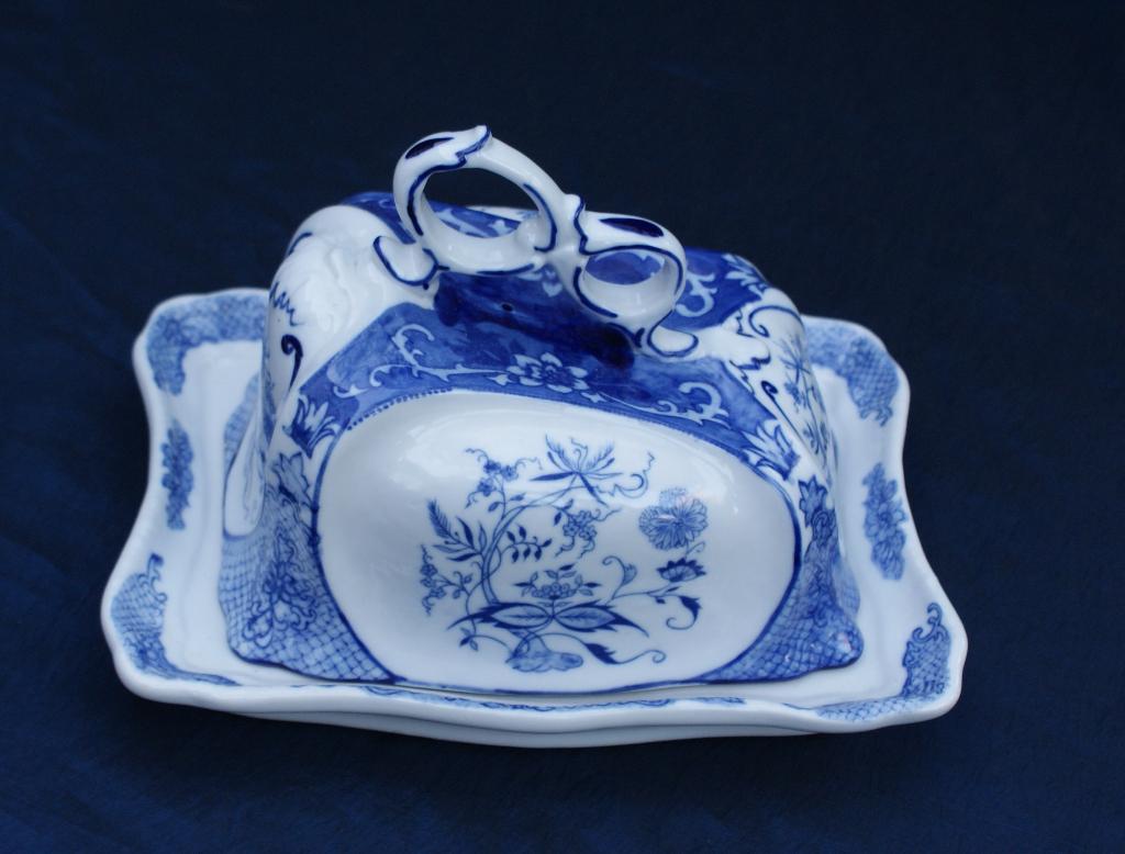 Kaasstolp Zwiebelmuster, Ophalen