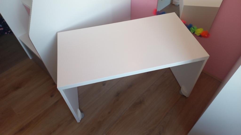 Kindernureau, Ophalen, Gebruikt, Tafel(s)