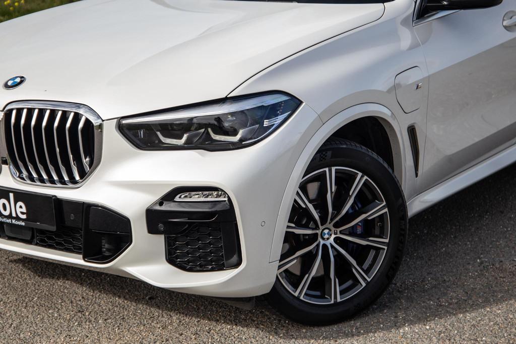 BMW X5 xDrive45e High Executive M PAKKET / BRUIN LEER / DIAM, Lichtsensor, Gebruikt, 394 pk, Wit