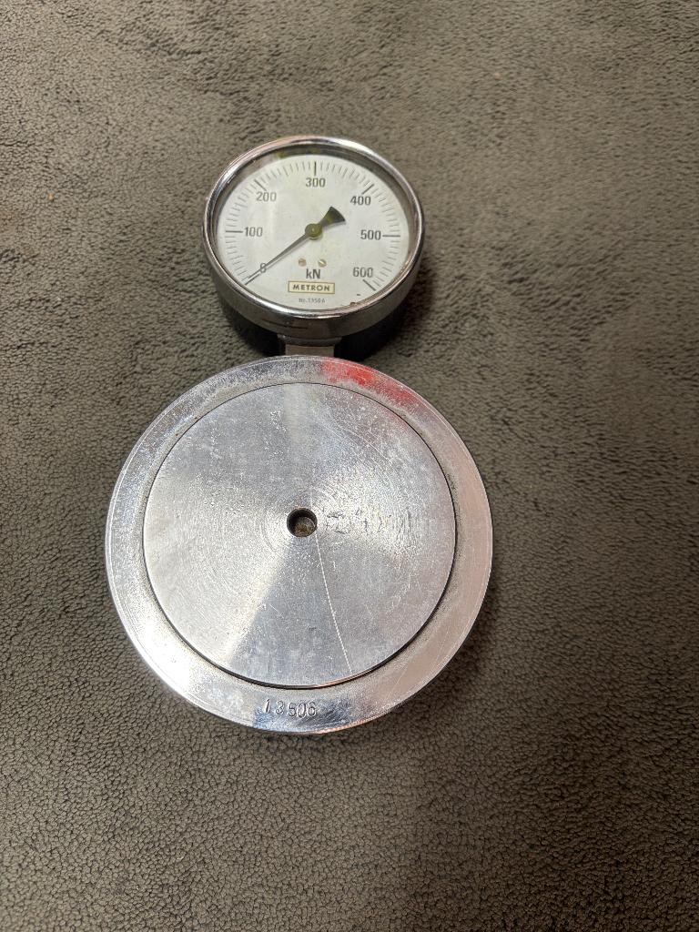 Hydraulische drukkrachtopnemer Metron, Ophalen, Gebruikt