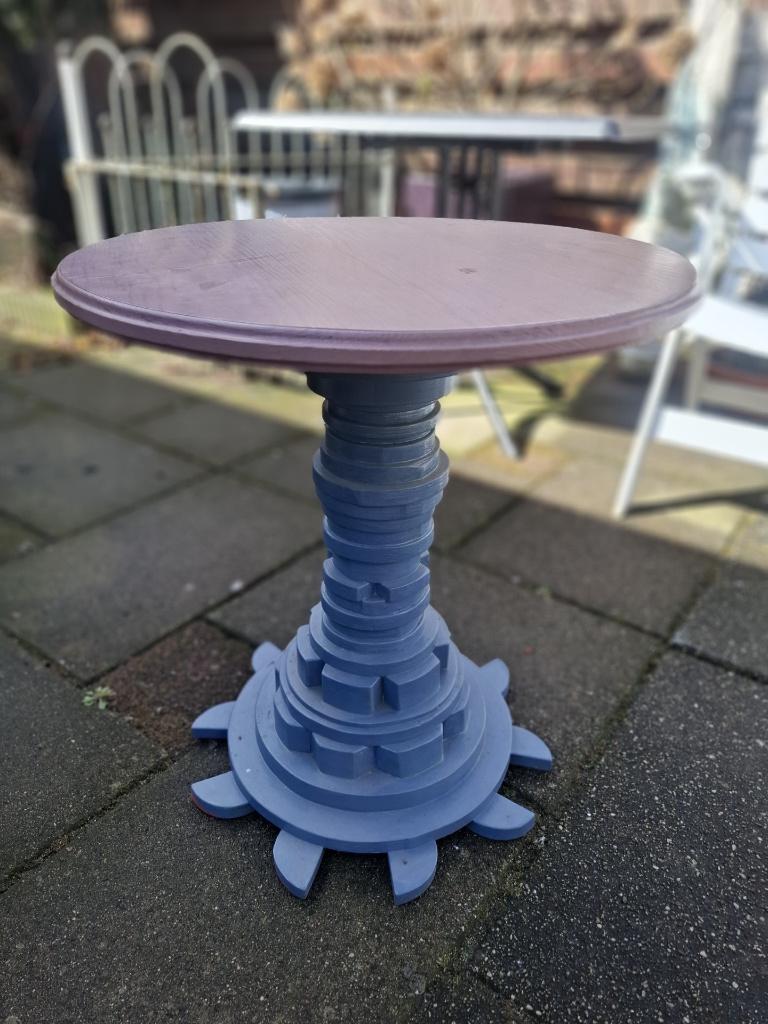 tafeltje (gemaakt door Meubelmakerij Sandra Catsburg Meubels, Minder dan 55 cm, Rond, Zo goed als nieuw, Modern