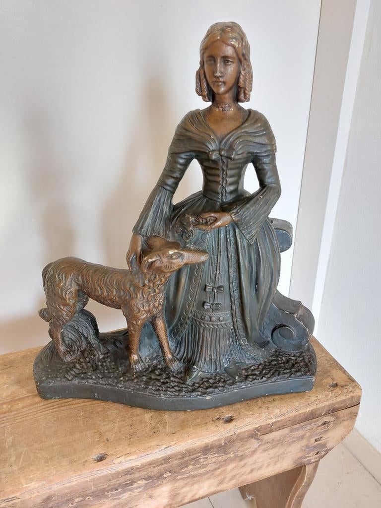 Art. Deco beeld . Vrouw met hond., Ophalen of Verzenden