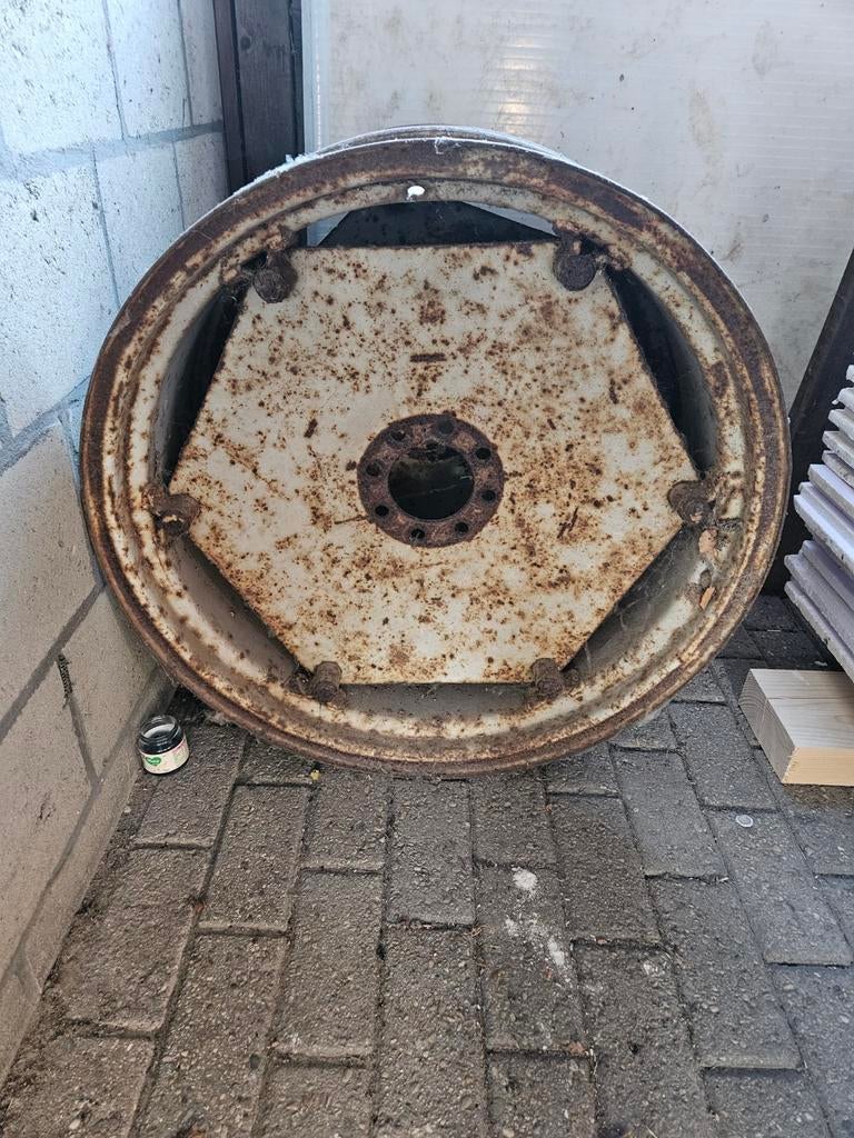 Stalen velgen voor Renault 57 tractor orgineel, Ophalen