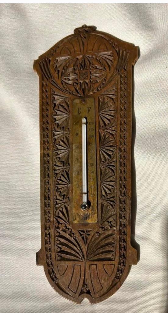 Antieke Houten Thermometer met Sierlijk Snijwerk, Ophalen of Verzenden