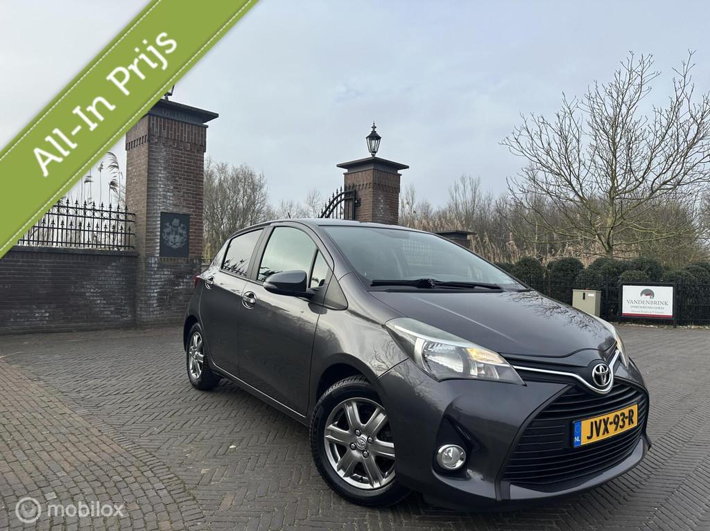 ✅Toyota Yaris 1.0 VVT-i Business Plus Trekhaak Navi, Voorwielaandrijving, Stof, Gebruikt, Zwart