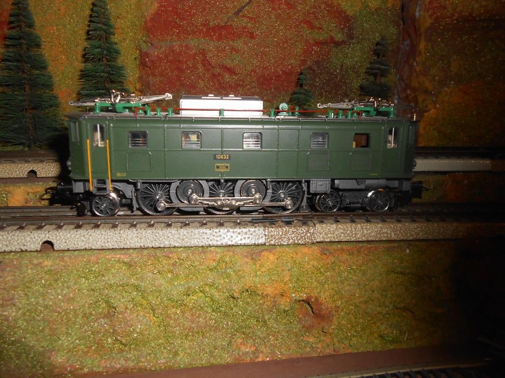 Märklin 3167,  Zwitserland SBB de Ae 3/6 E-loc, de groene, Wisselstroom, Locomotief, Ophalen of Verzenden, Zo goed als nieuw