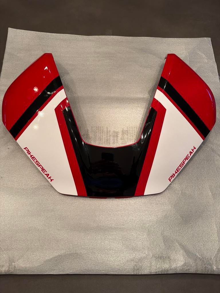 Ducati topkoffer cover Rood met Pikes Peak stickers, Ophalen of Verzenden, Gebruikt