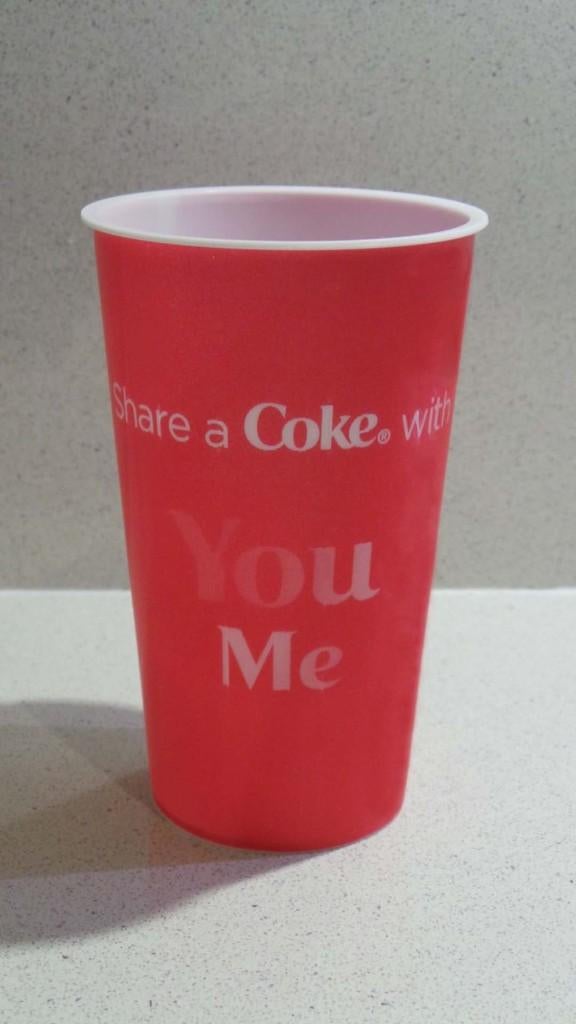 Beker met COCA COLA opdruk en COCA COLA BLIKJE in hartvorm, Verzamelen, Ophalen of Verzenden, Zo goed als nieuw, Gebruiksvoorwerp