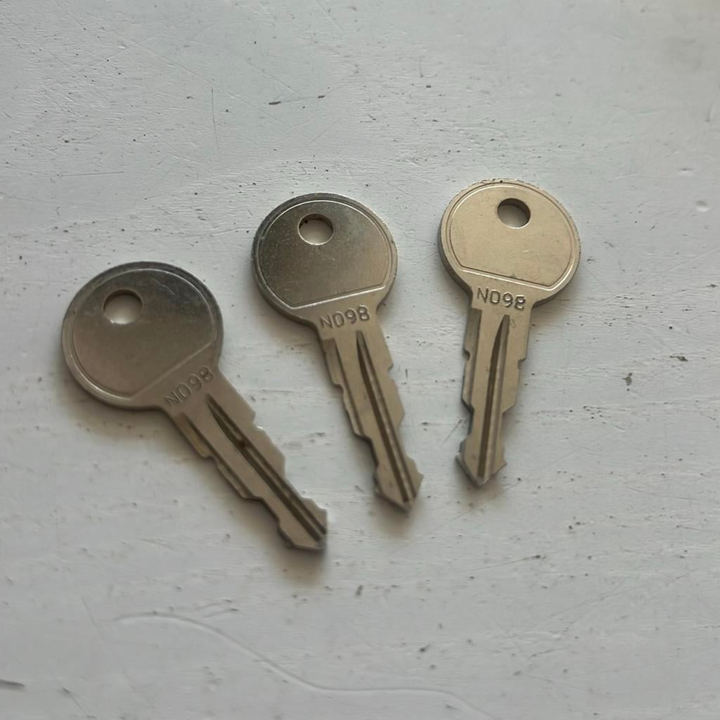 3x Thule N098, Ophalen of Verzenden, Zo goed als nieuw