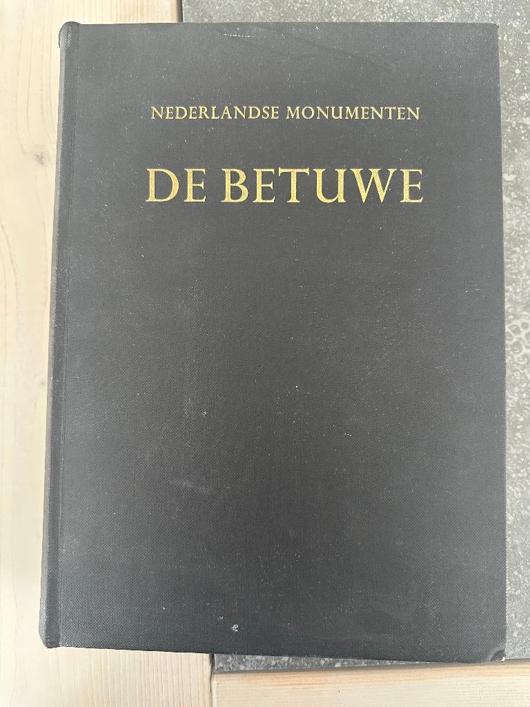 Uniek boek monumenten "Betuwe", 20e eeuw of later, Beaufort, R.F.P de en Herma M. van den Berg, Ophalen of Verzenden, Zo goed als nieuw