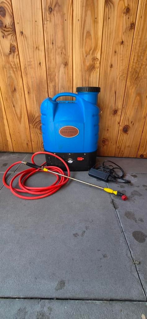 Delphin rugspuit op accu met slang en spuitlans, Ophalen of Verzenden, Zo goed als nieuw