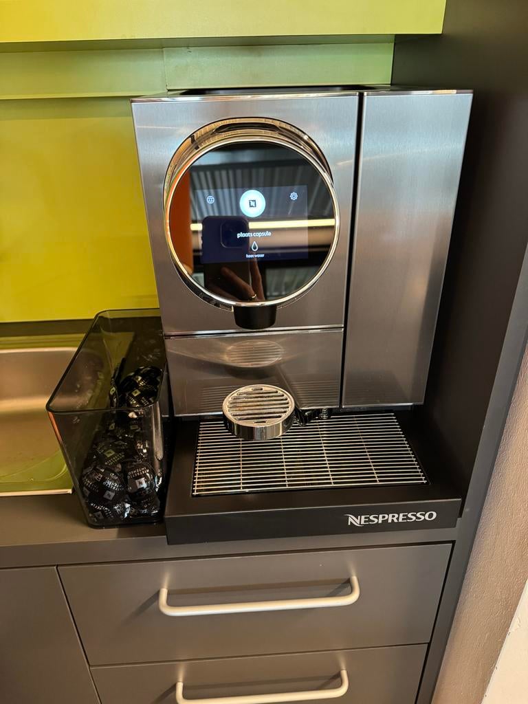 Nespresso Momento Koffiemachine, Witgoed en Apparatuur, Koffiezetapparaten, Ophalen, Gebruikt, 10 kopjes of meer, Koffiemachine