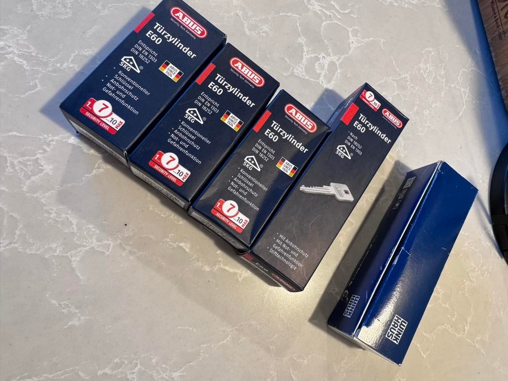 5 cilindersloten, 4 gelijksluitend, Ophalen, Nieuw, Overige materialen, Slot