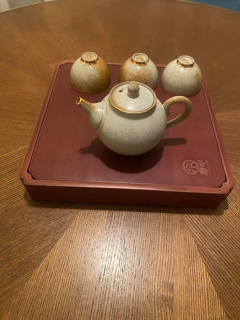 Chinees gongfu theeset met dienblad en kopjes, Ophalen, Keramiek, Overige typen, Zo goed als nieuw