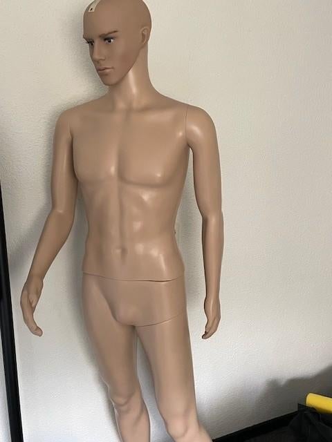 Etalagepoppen mannelijk en vrouwelijk, Hobby en Vrije tijd, Ophalen, Zo goed als nieuw, Toneelattributen of Onderdelen