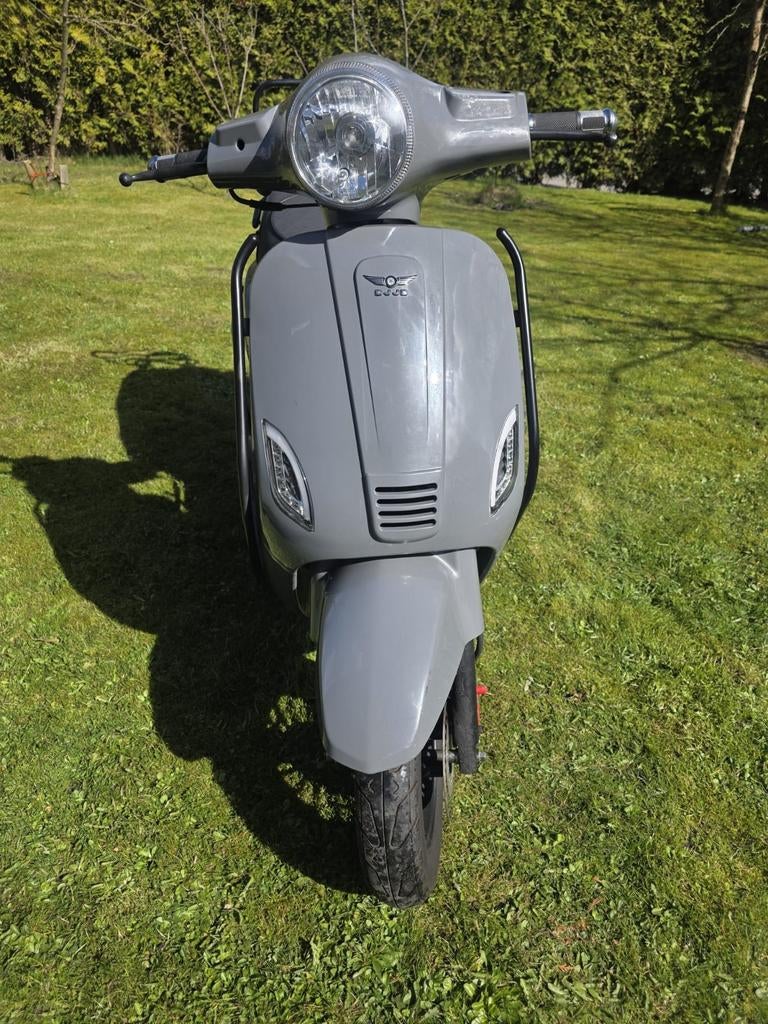 DJJD Cashmere Bromscooter - Nardo Grey - Goed Lopend, Fietsen en Brommers, Brommeronderdelen | Scooters, Ophalen, Gebruikt