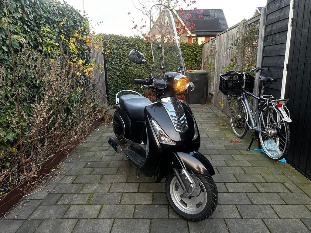Mooie Luuko scooter!, Ophalen, Zo goed als nieuw, Benzine, Overige merken