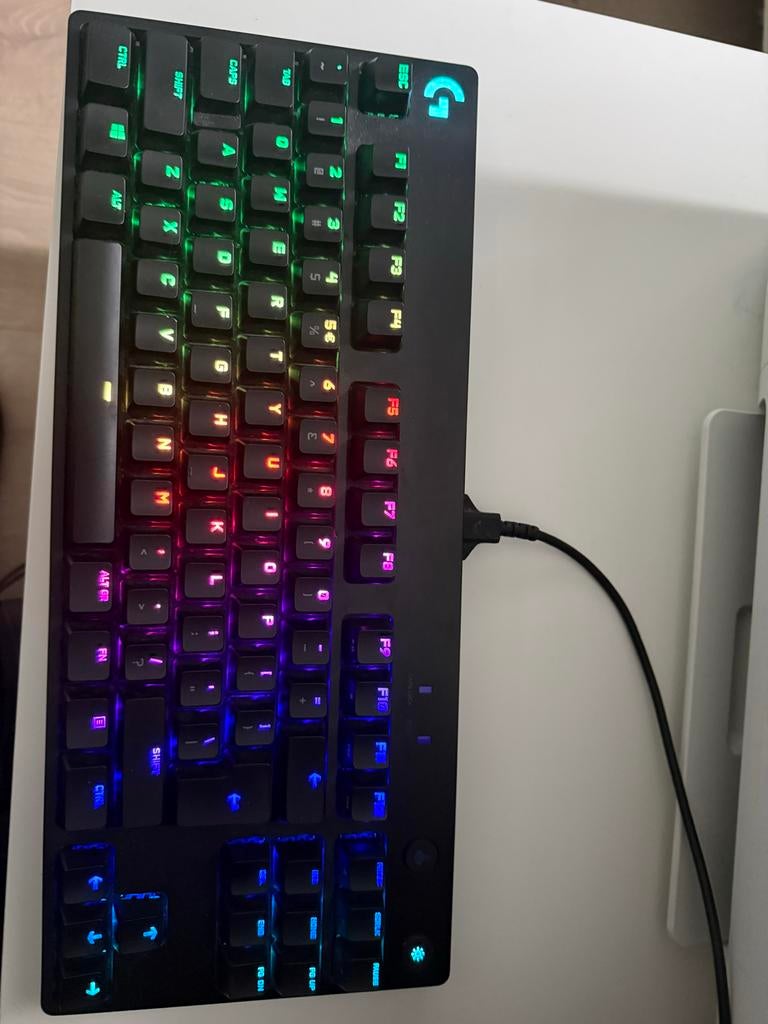 Logitech PRO Wired Gaming Keyboard- Mechanical Switches, Computers en Software, Toetsenborden, Gebruikt, Gaming toetsenbord, Ophalen of Verzenden