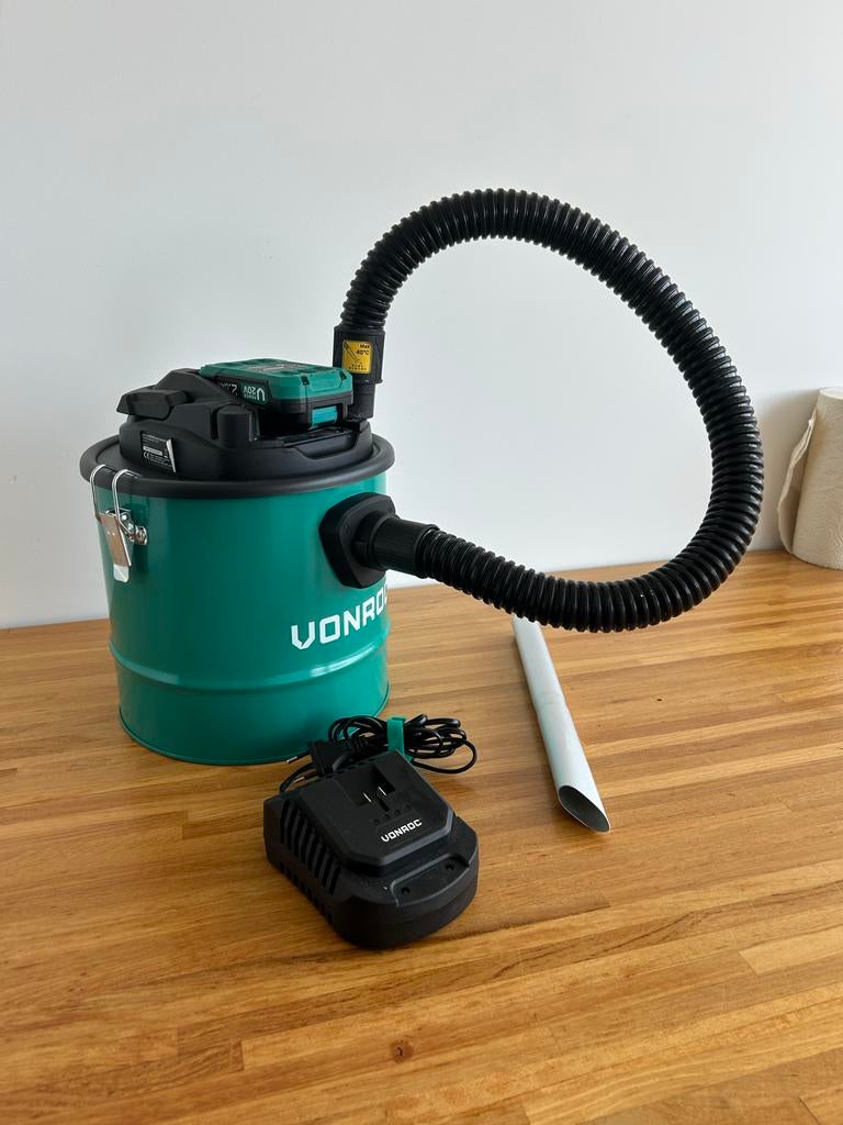 Vonroc Asstofzuiger 20V 2.0Ah 12L - Draadloos, Ophalen, Zo goed als nieuw, Reservoir, Stofzuiger