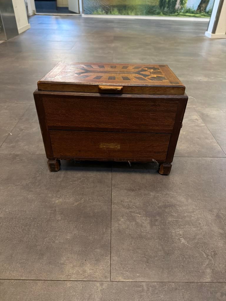 Houten kistje met lade en inlegwerk, Ophalen of Verzenden