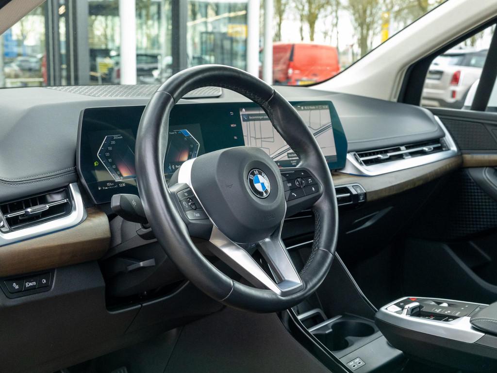 BMW 2-serie Active Tourer 218i Luxury|Leder|Camera|Keyless, Auto's, BMW, 136 pk, Gebruikt, 1445 kg, Wit