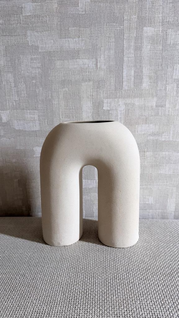 H&M keramiek vaas, Huis en Inrichting, Woonaccessoires | Vazen, Ophalen, Overige kleuren, Aardewerk of Porselein, Zo goed als nieuw