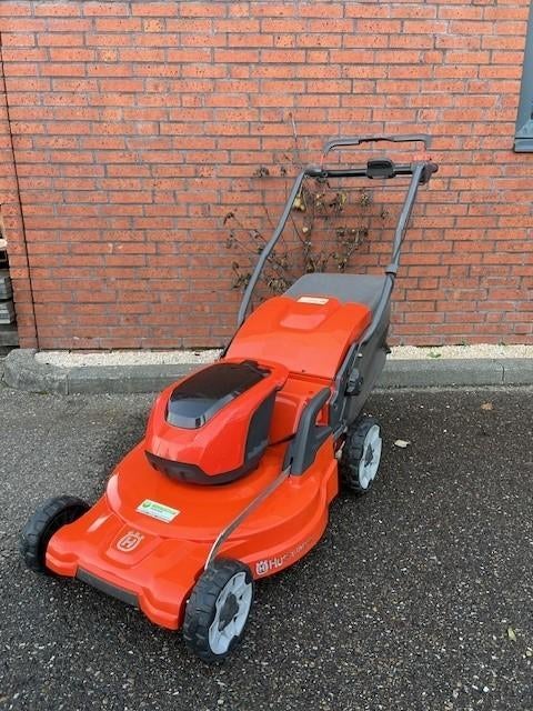 Husqvarna LC353iVX grasmaaier, Tuin en Terras, Ophalen, Cirkelmaaier, Gebruikt, Accu-grasmaaier