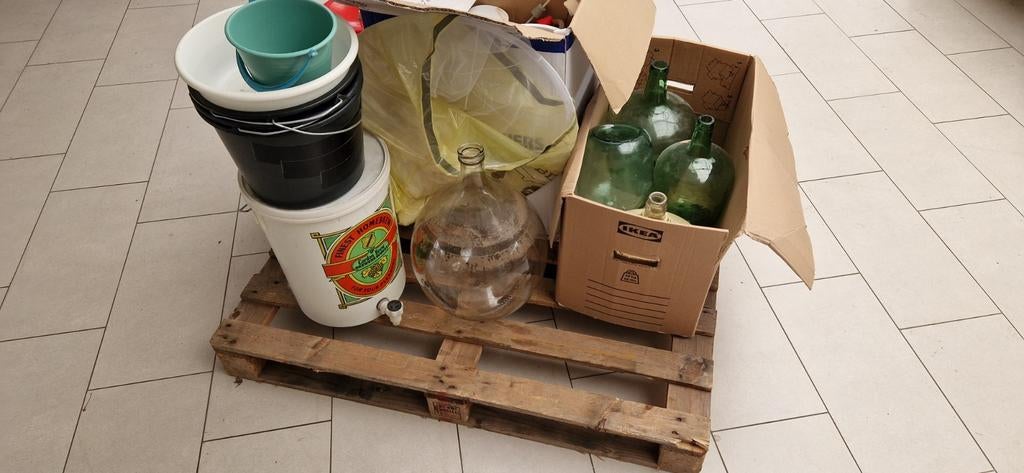 Complete inrichting voor wijn- en bierbrouwen, Hobby en Vrije tijd, Overige Hobby en Vrije tijd, Ophalen of Verzenden, Gebruikt