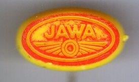 JAWA rood op geel plastic bromfiets speldje ( G_062 ), Verzenden, Zo goed als nieuw, Transport, Speldje of Pin